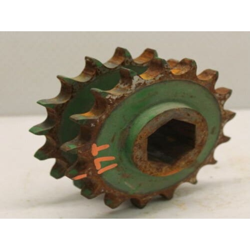 Used Main Drive Sprocket fits John Deere 330 435 335 375 385 430 435 446 447 448 456 457 458 466 467 530 535 546 547 556 557 558 566 567 430 AE39301